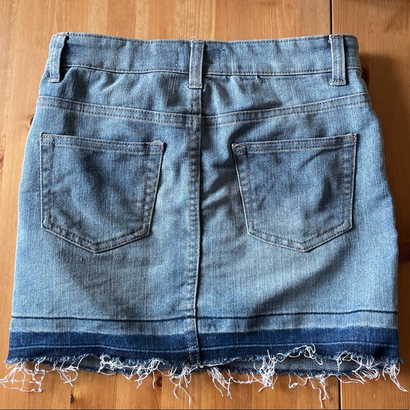 🥳🥳 host pick 🥳🥳 Like new - Adorable girls jean skirt - Picture 3 of 5